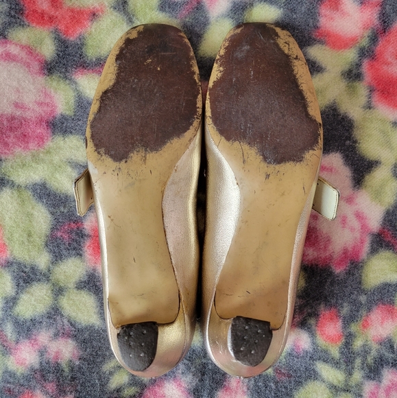 Vintage 1960s gold party shoes - Picture 7 of 7